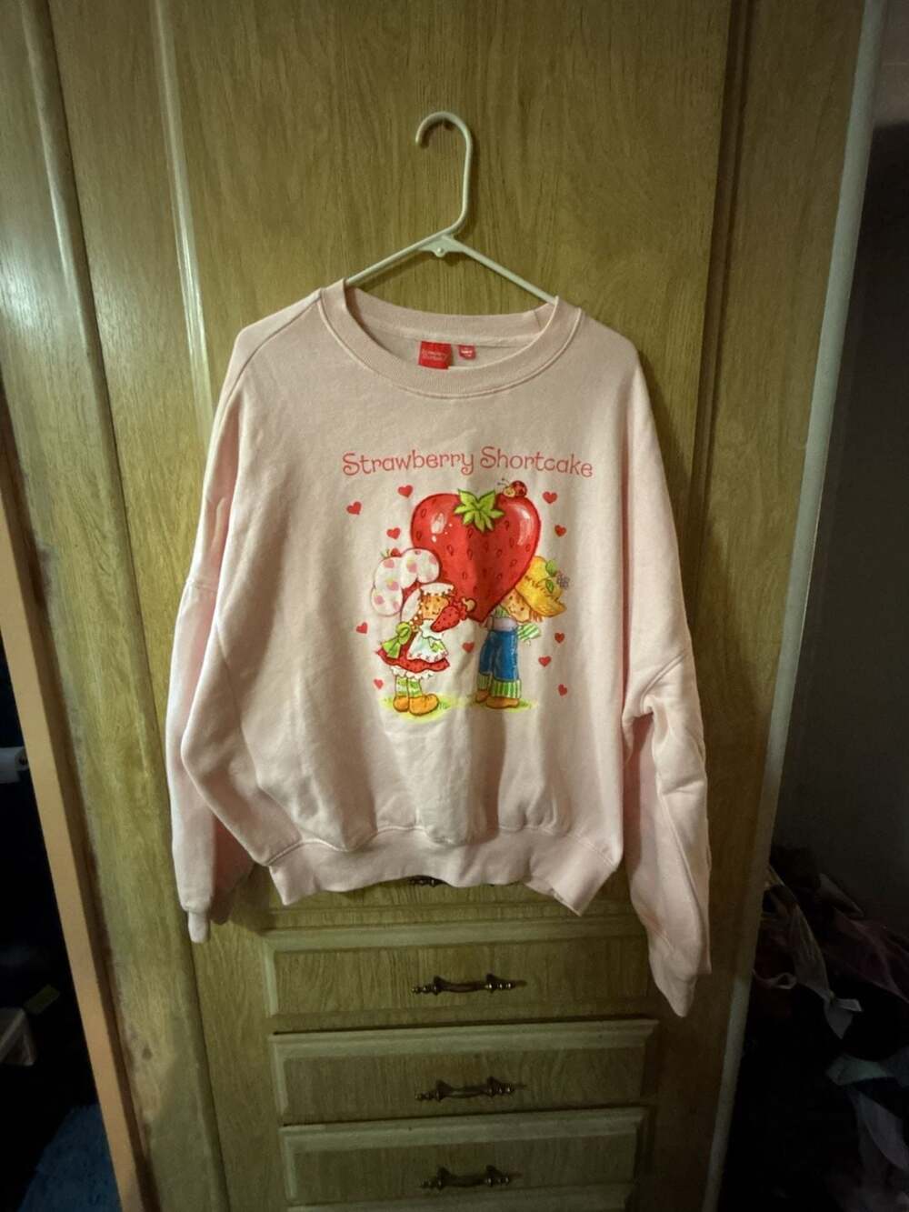 Strawberry Shortcake Slouchy Drop Shoulder Graphic Crewneck Sweatshirt Pink